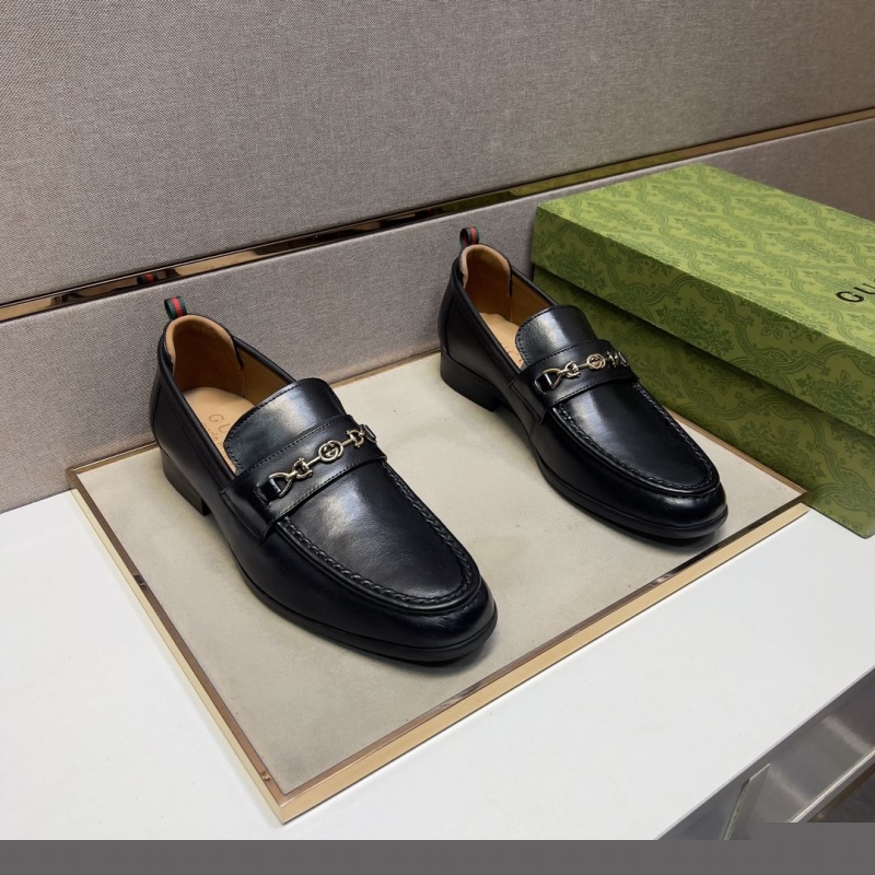 G*u*i leather shoes